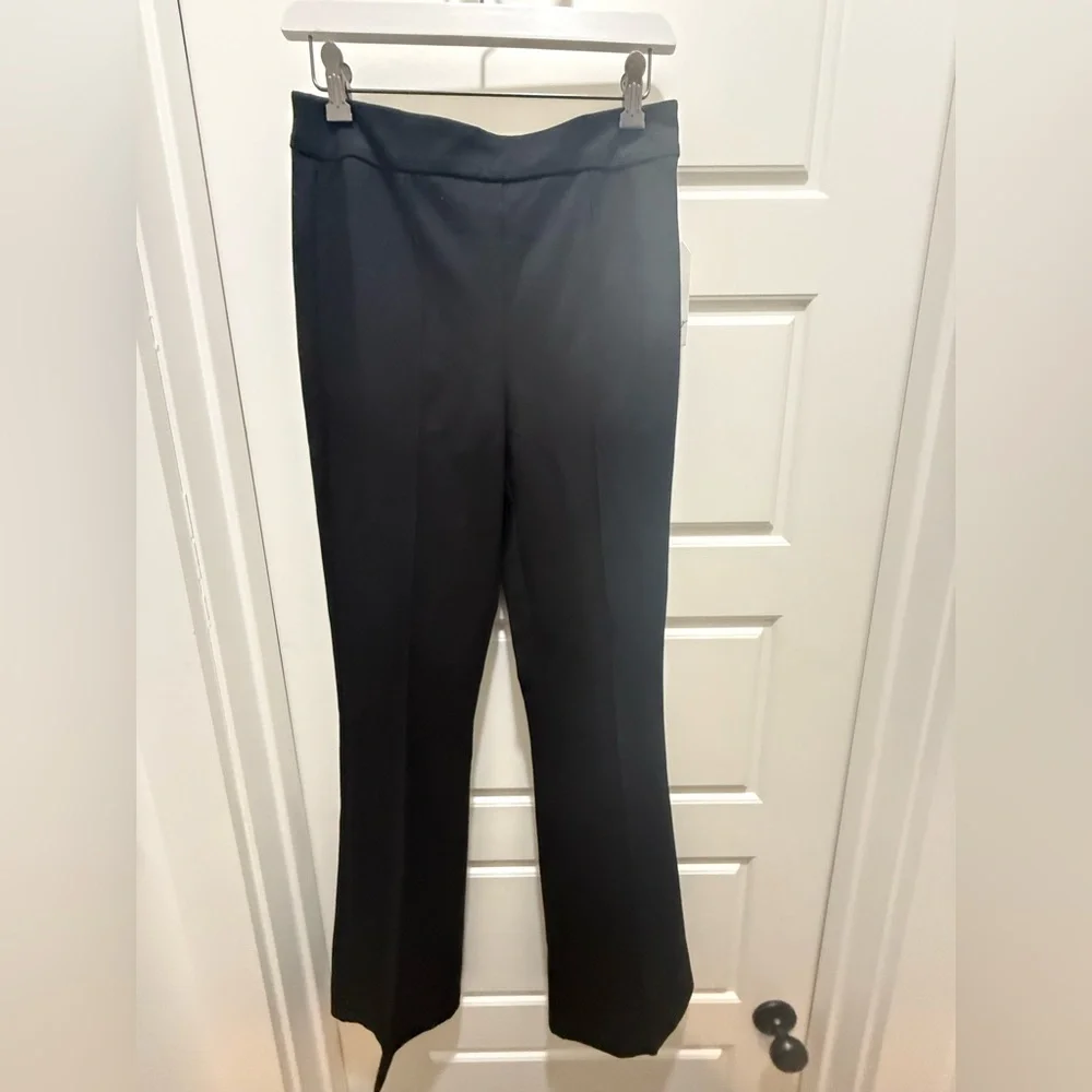 NWT. Wonderly. High Rise Ponte Flare Pants. Black. Size Small.